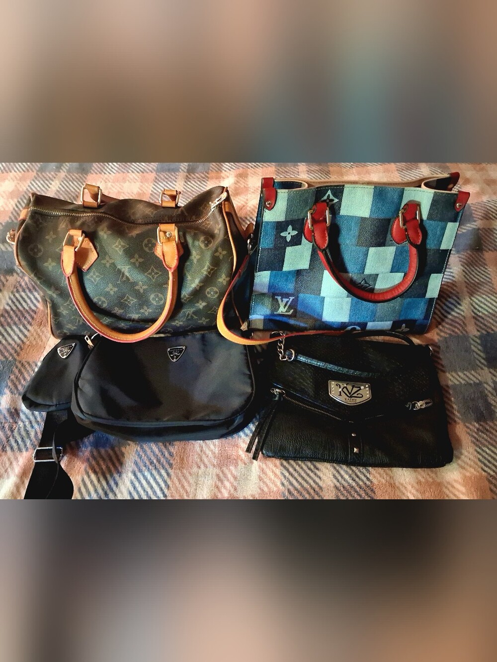 BUNDLE OF 4 HAND BAGS. PLEASE READ DESCRIPTION!